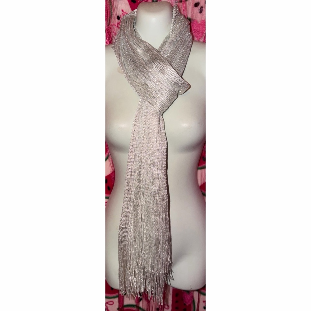 🤍 Elegant Metallic Fringe Scarf